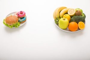Gemüse und Obst statt Junk Food: Gelenkfreundliche, fettarme Alternativen für Ihre Arthritis-Diät